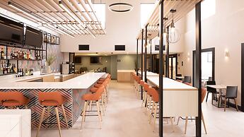 Holiday Inn Santa Ana Orange County Airport by IHG