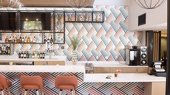 Holiday Inn Santa Ana Orange County Airport by IHG