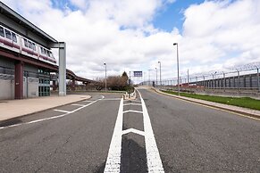 Crowne Plaza Newark Airport, an IHG Hotel