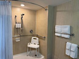 Crowne Plaza Newark Airport by IHG