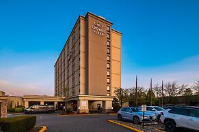 Crowne Plaza Newark Airport by IHG