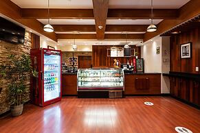 Crowne Plaza Newark Airport by IHG