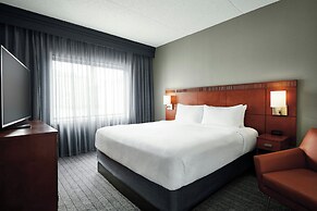 Courtyard by Marriott St Louis Westport Plaza