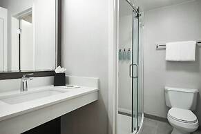 Courtyard by Marriott St Louis Westport Plaza