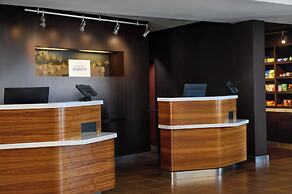 Courtyard by Marriott St Louis Westport Plaza