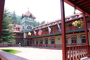 The Historic Redstone Inn