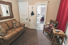 The Historic Redstone Inn