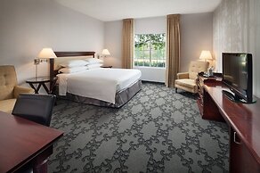 Anaheim Majestic Garden Hotel