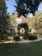 Anaheim Majestic Garden Hotel