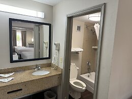 Days Inn & Suites by Wyndham Tuscaloosa - Univ. of Alabama