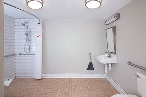 Red Roof Inn PLUS+ Miami Airport