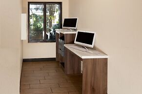 Red Roof Inn PLUS+ Miami Airport