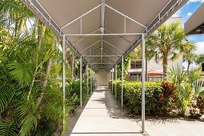 Red Roof Inn PLUS+ Miami Airport