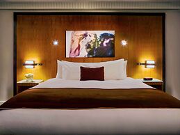 Pullman Miami Airport