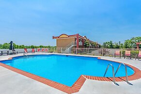 Americas Best Value Inn & Suites Williamstown