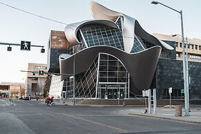 Holiday Inn Express Edmonton Downtown by IHG