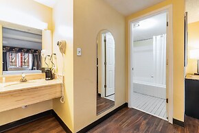 Days Inn by Wyndham Federal Way