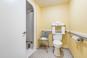 Days Inn by Wyndham Federal Way