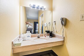 Days Inn by Wyndham Federal Way