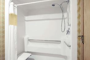 Days Inn by Wyndham Federal Way