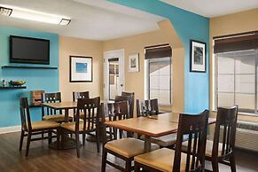 Super 8 by Wyndham Gulfport Biloxi Airport