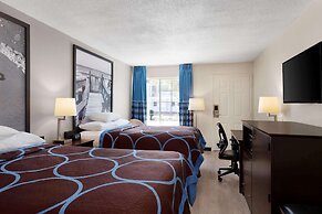 Super 8 by Wyndham Gulfport Biloxi Airport