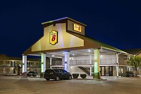 Super 8 by Wyndham Gulfport Biloxi Airport
