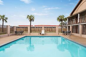 Super 8 by Wyndham Gulfport Biloxi Airport