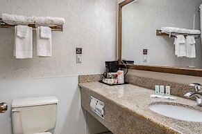 Quality Inn & Suites Vancouver North