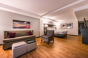 Holiday Inn Hotel & Suites Beaumont Plaza (I-10 & Walden) by IHG