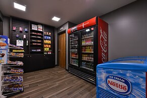 Holiday Inn Hotel & Suites Beaumont Plaza (I-10 & Walden) by IHG