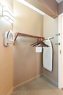 Wyndham Omaha / West Dodge