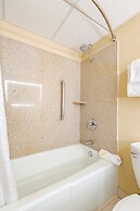 Wyndham Omaha / West Dodge