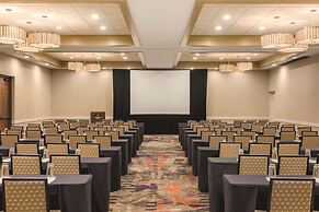 Embassy Suites by Hilton Orlando International Dr ICON Park