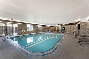 Comfort Suites Near Vancouver Mall