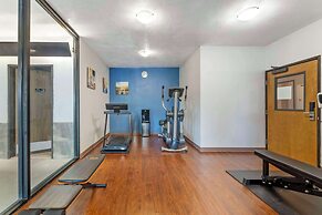 Comfort Suites Near Vancouver Mall