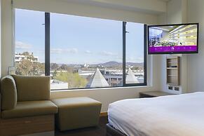 Crowne Plaza Canberra by IHG