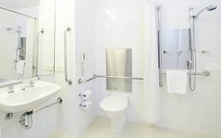 Crowne Plaza Canberra by IHG