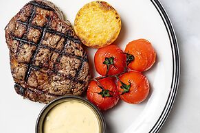 Crowne Plaza Canberra by IHG