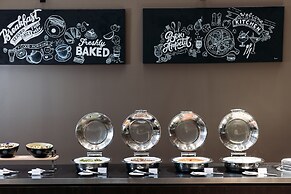 Crowne Plaza Canberra by IHG