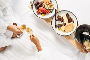 Crowne Plaza Canberra by IHG