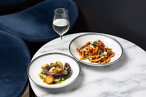 Crowne Plaza Canberra by IHG