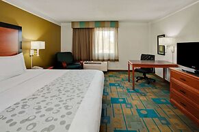 La Quinta Inn & Suites by Wyndham St. Pete-Clearwater Airpt