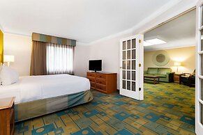 La Quinta Inn & Suites by Wyndham St. Pete-Clearwater Airpt