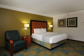 La Quinta Inn & Suites by Wyndham St. Pete-Clearwater Airpt