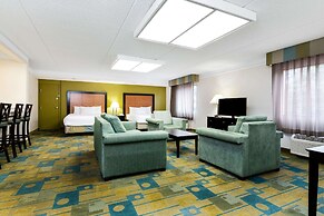 La Quinta Inn & Suites by Wyndham St. Pete-Clearwater Airpt