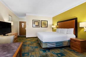 La Quinta Inn & Suites by Wyndham St. Pete-Clearwater Airpt