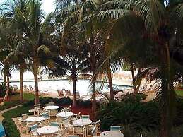 Ocean Manor Beach Hotel