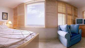 Ocean Manor Beach Hotel