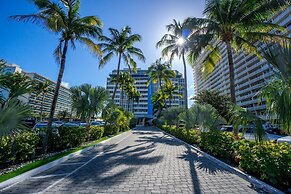Ocean Manor Beach Hotel
